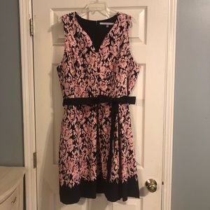 Pretty in pink! Sz 18W floral knee-length dress - Luxe by Carmen Marc Valvo